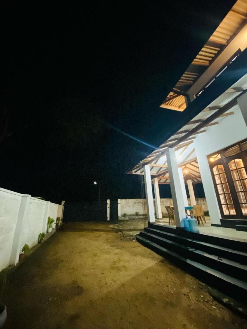 Silverline Guest House Anuradhápura Exteriér fotografie